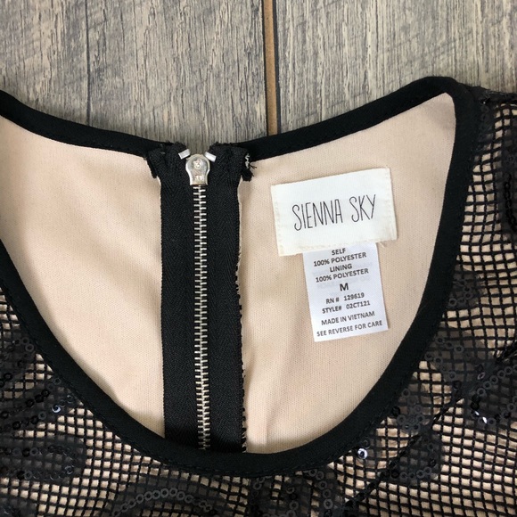 Sienna Sky Black Floral Sequin Crop Top Sz Medium - Picture 4 of 13